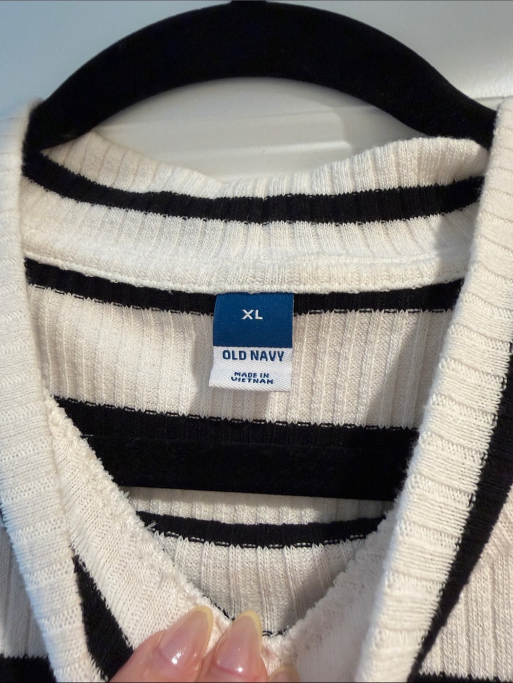 Old Navy Black & White Striped Sleeveless Tank - Picture 2 of 3